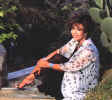 JoanCollins15.jpg (76488 bytes)