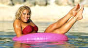 TrishStratus03.jpg (33369 bytes)
